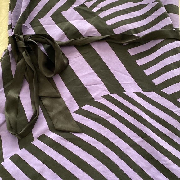 Fun electric dress - Picture 2 of 7